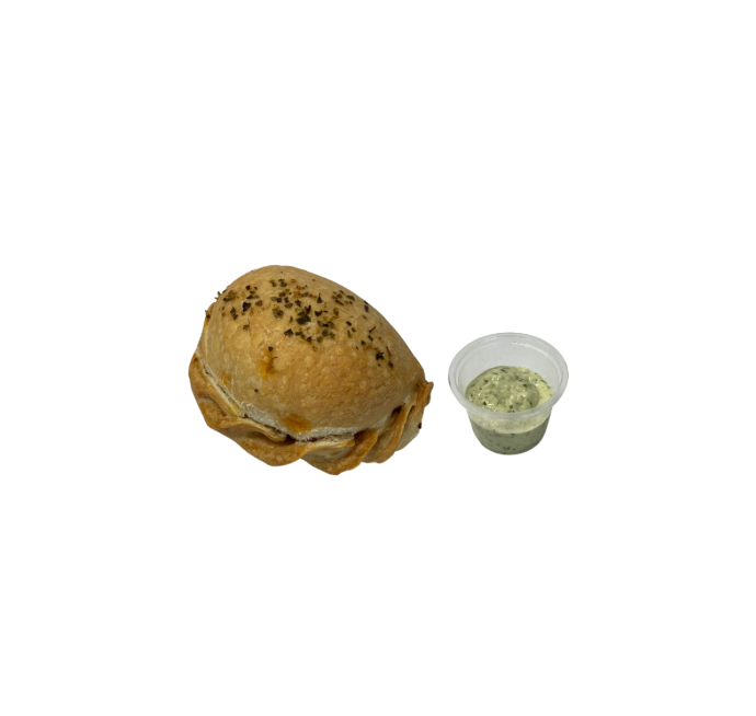 Empanada jumbo de punta de palomilla con mayo de recao aparte             
