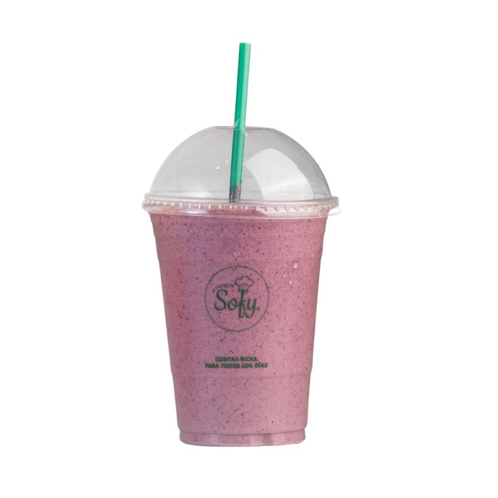 Licuado de frutos rojos con proteína de vainilla